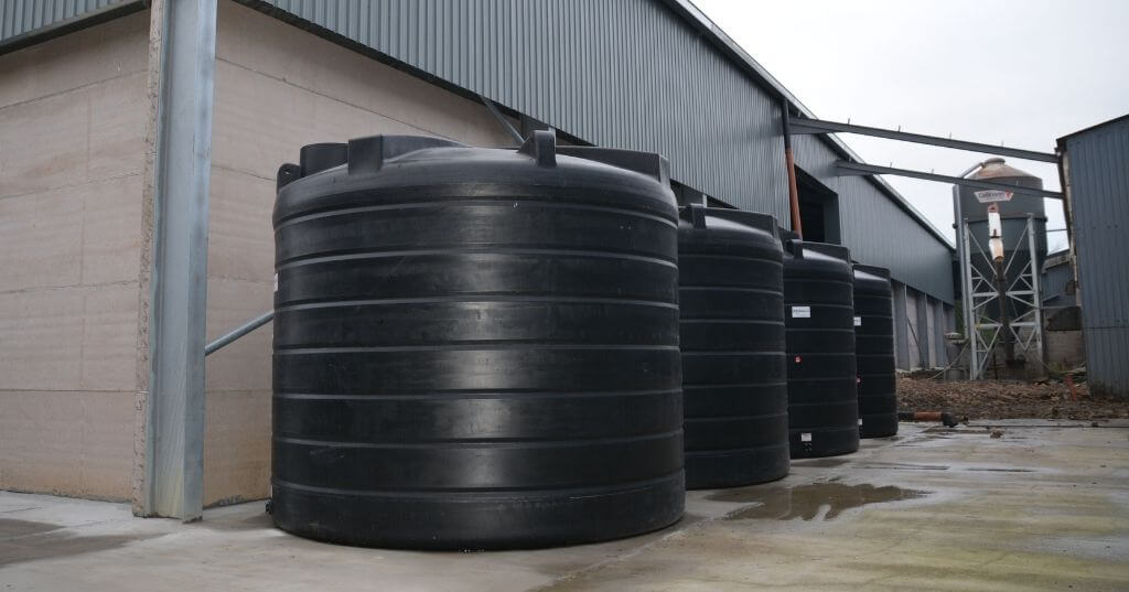 Enduramaxx-Plastic-Tanks-versus-Metal-Tanks-which-is-best-2